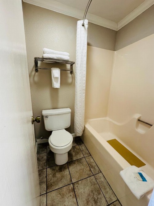 Oak Grove Inn - image 27