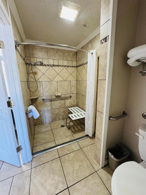 Oak Grove Inn - image 32