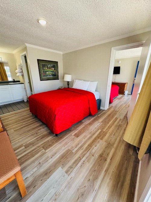 Oak Grove Inn - image 34