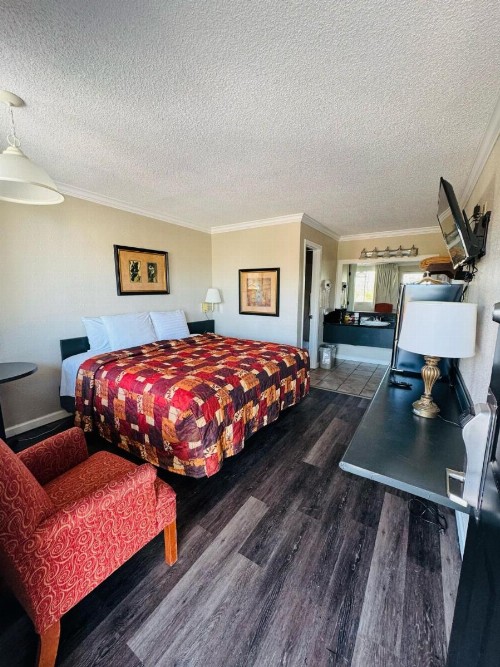 Oak Grove Inn - image 38