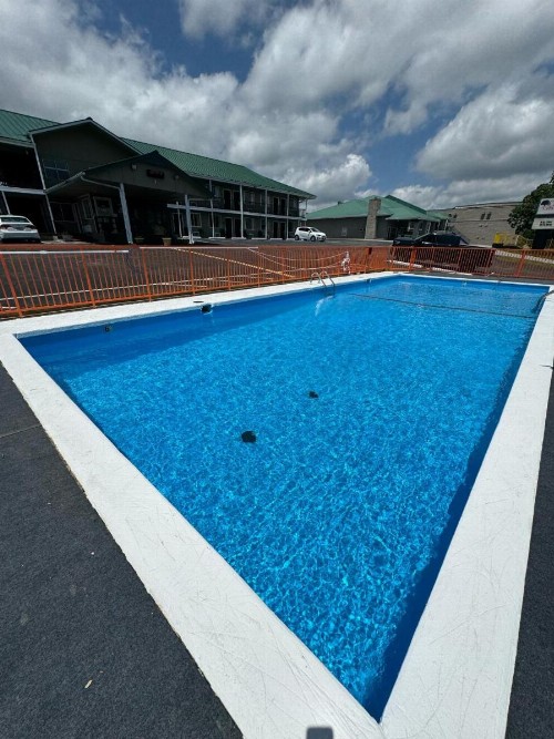 Oak Grove Inn - image 41