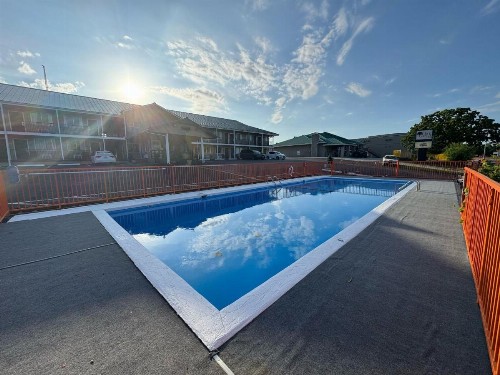 Oak Grove Inn - image 45