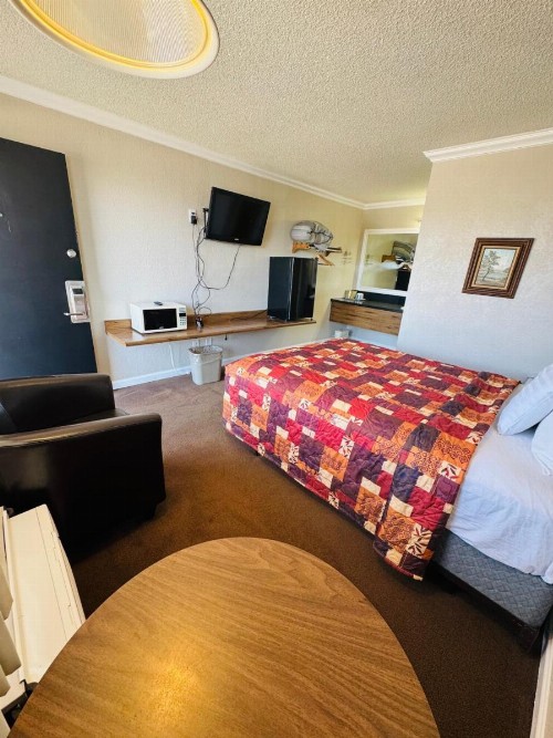 Oak Grove Inn - image 5