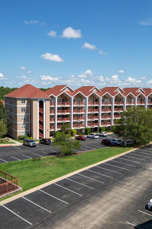 Grand Crowne Resort by Capital Vacations - image 1
