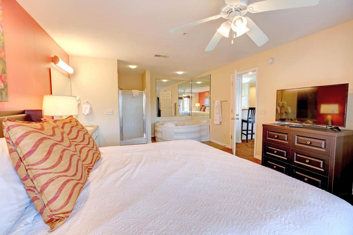 Grand Crowne Resort by Capital Vacations - image 7