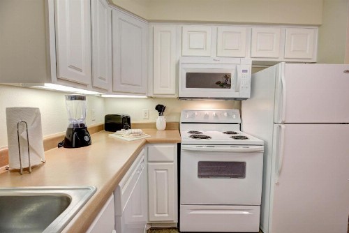 Grand Crowne Resort by Capital Vacations - image 8