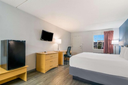 Serenity Inn - image 14