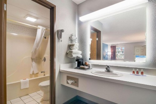 Serenity Inn - image 16
