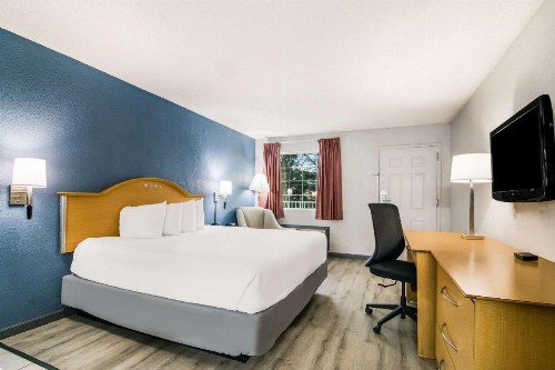 Serenity Inn - image 19