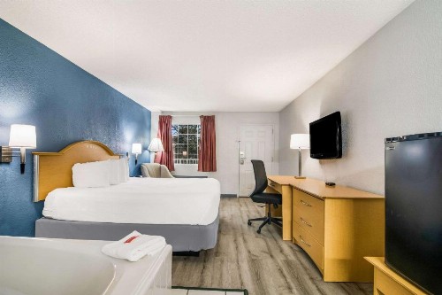 Serenity Inn - image 21