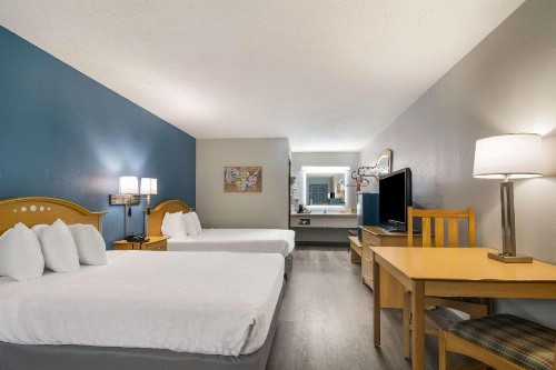 Serenity Inn - image 25