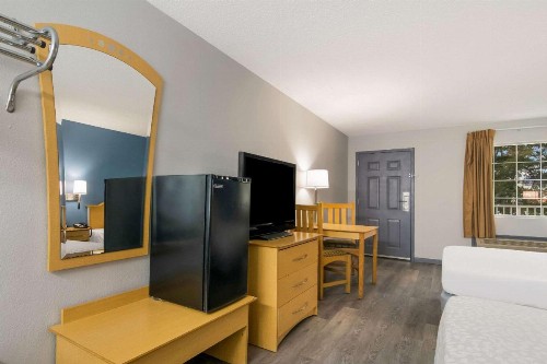 Serenity Inn - image 28