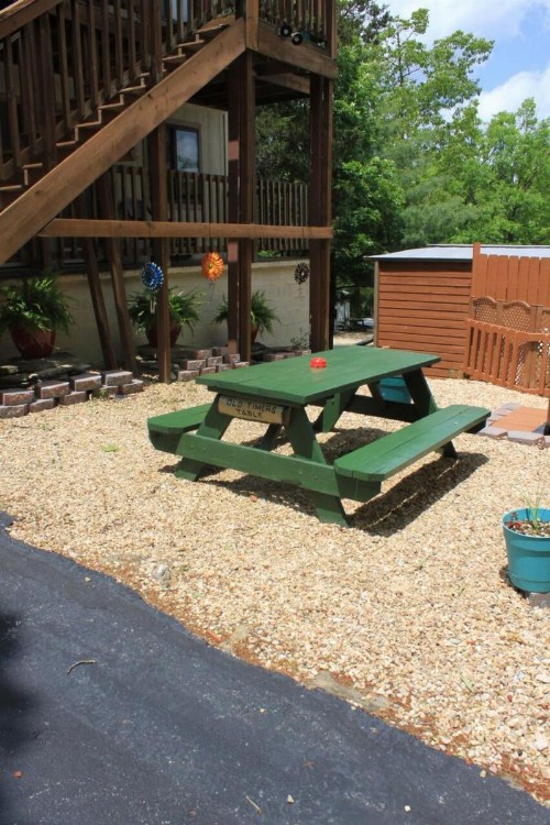 Shady Acre Motel - image 21