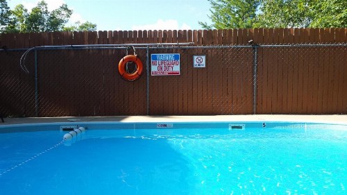Shady Acre Motel - image 5