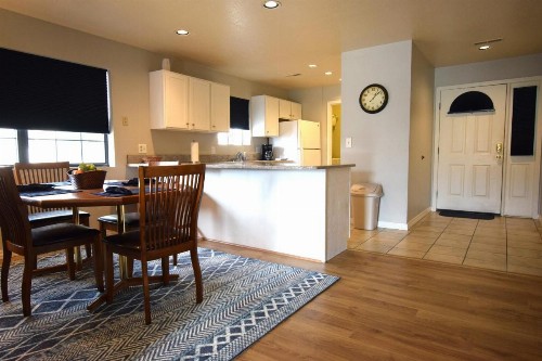 Grant's Condo in The Greens - image 2
