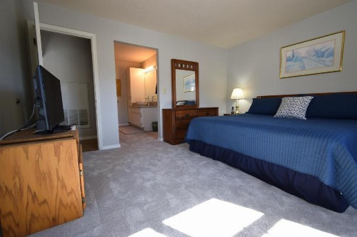Grant's Condo in The Greens - image 5