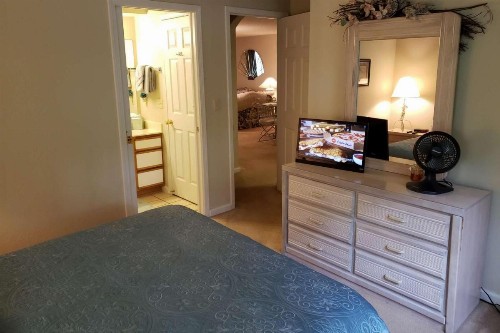Foothill's Luxury 2BDR Ground Floor Condo in 1000 Hill's - image 16