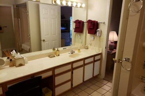 Foothill's Luxury 2BDR Ground Floor Condo in 1000 Hill's - image 18