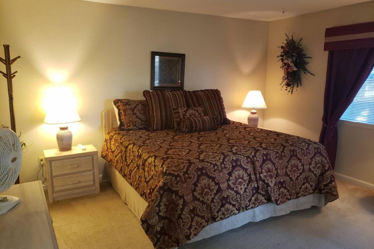 Foothill's Luxury 2BDR Ground Floor Condo in 1000 Hill's - image 4