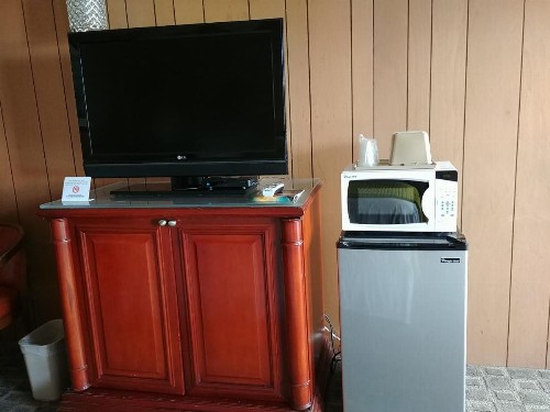 Walnut Lane Motel - image 2