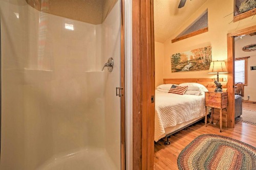 Rustic Branson Cabin with Porch -Near Table Rock Lake - image 7