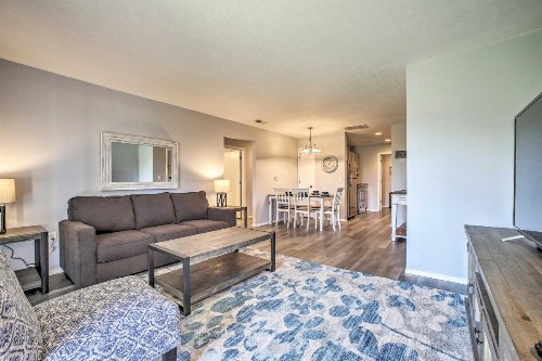 Clean and Cozy Family Condo in the Heart of Branson! - image 5