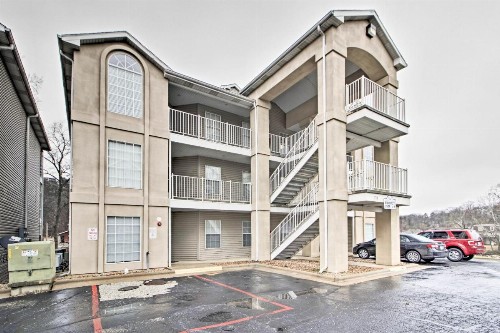 Updated Branson Condo Situated on Lake Taneycomo! - image 9