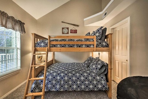 Lakefront Getaway - Proximity to Marina and Fishing! - image 9