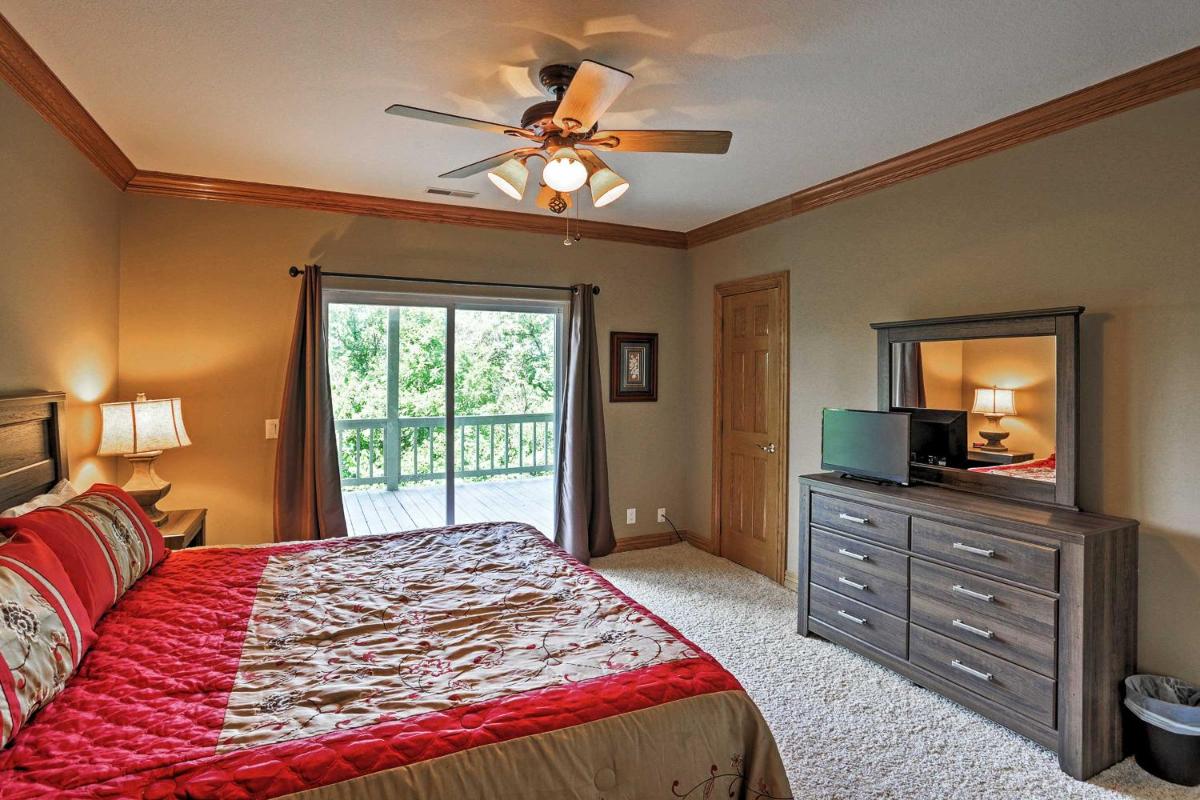 Grand Home with Indoor Pool and Basketball Court and View - image 6