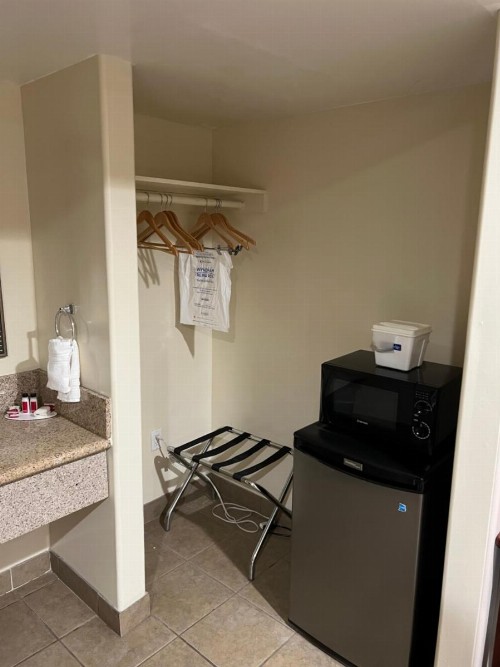 Travelodge by Wyndham Brea - image 15