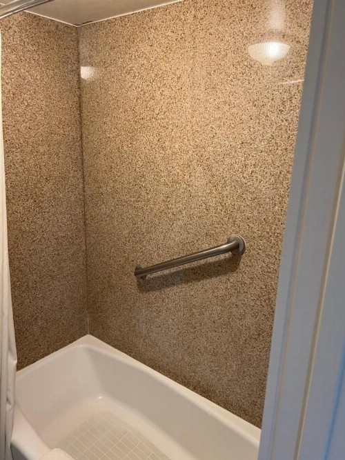Travelodge by Wyndham Brea - image 18
