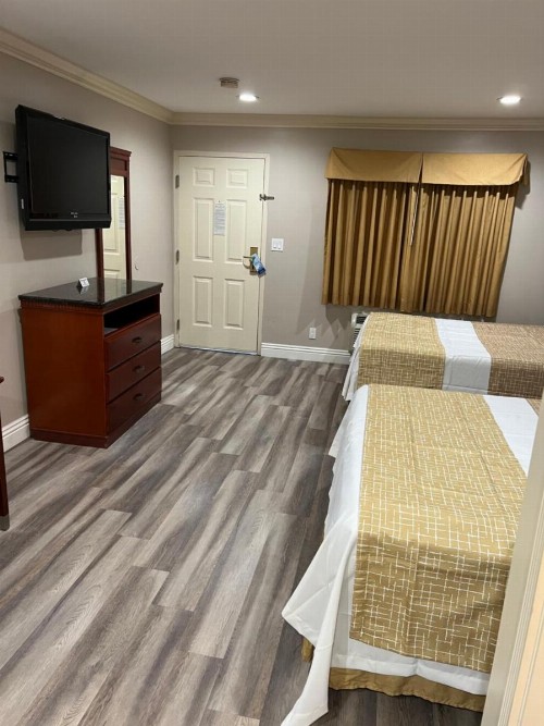 Travelodge by Wyndham Brea - image 2