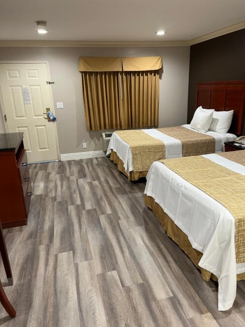 Travelodge by Wyndham Brea - image 26