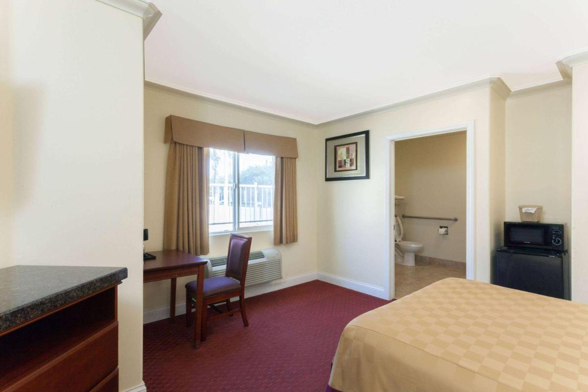 Travelodge by Wyndham Brea - image 5