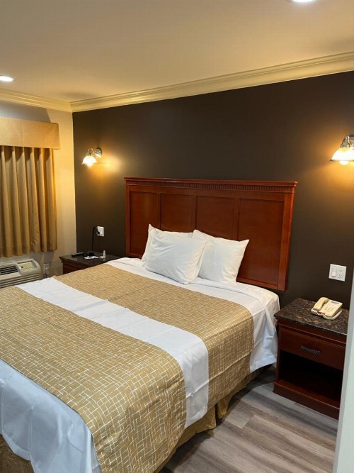 Travelodge by Wyndham Brea - image 8