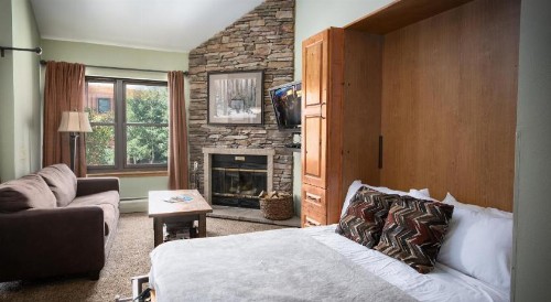 River Mountain Lodge - image 36