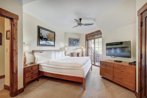 Crystal Peak Lodge By Vail Resorts - image 11