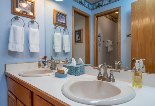 Lake Forest 303E - image 13
