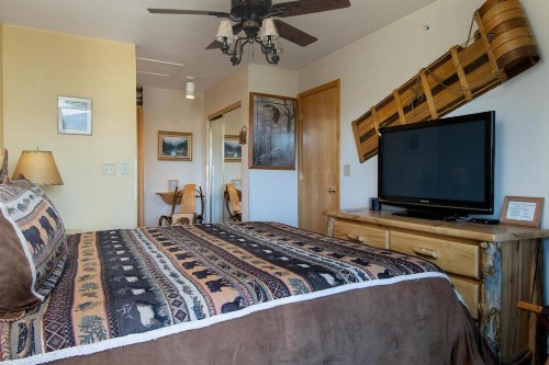Lake Forest 303E - image 20
