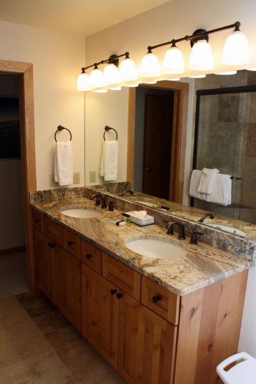 Woods Manor #302-A - Close to Main Street - Access to Indoor Hot Tub and Shuttle - image 15