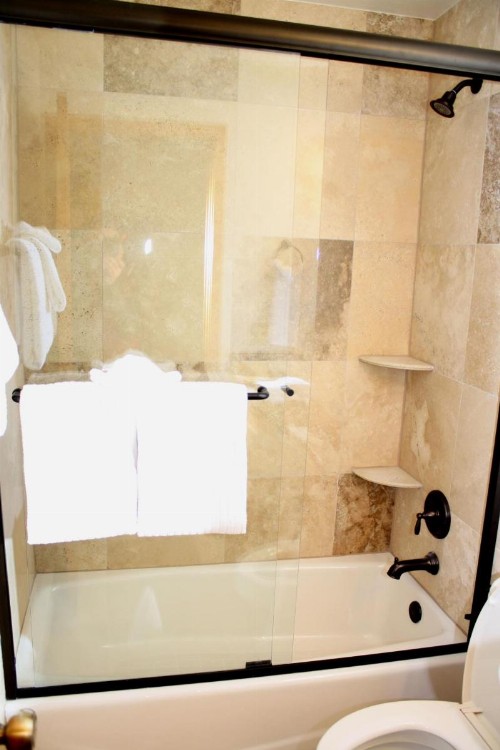 Woods Manor #302-A - Close to Main Street - Access to Indoor Hot Tub and Shuttle - image 20