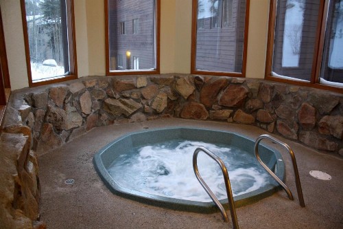 Woods Manor #302-A - Close to Main Street - Access to Indoor Hot Tub and Shuttle - image 21