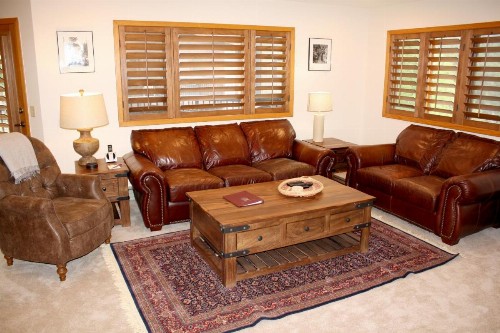 Woods Manor #302-A - Close to Main Street - Access to Indoor Hot Tub and Shuttle - image 3