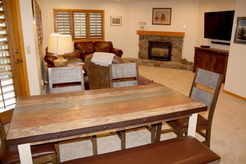 Woods Manor #302-A - Close to Main Street - Access to Indoor Hot Tub and Shuttle - image 4
