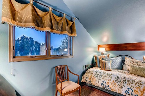 Boulder Ridge Haus - image 31