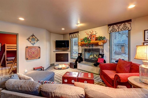 Boulder Ridge Haus - image 43
