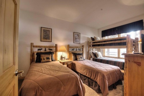 The Cozy Corral - Private Hot Tub & Walk to Town