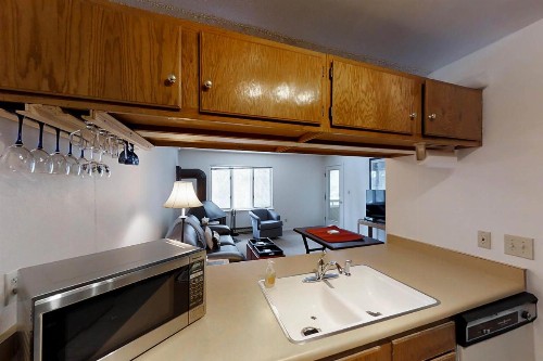Grandview Condo - image 8