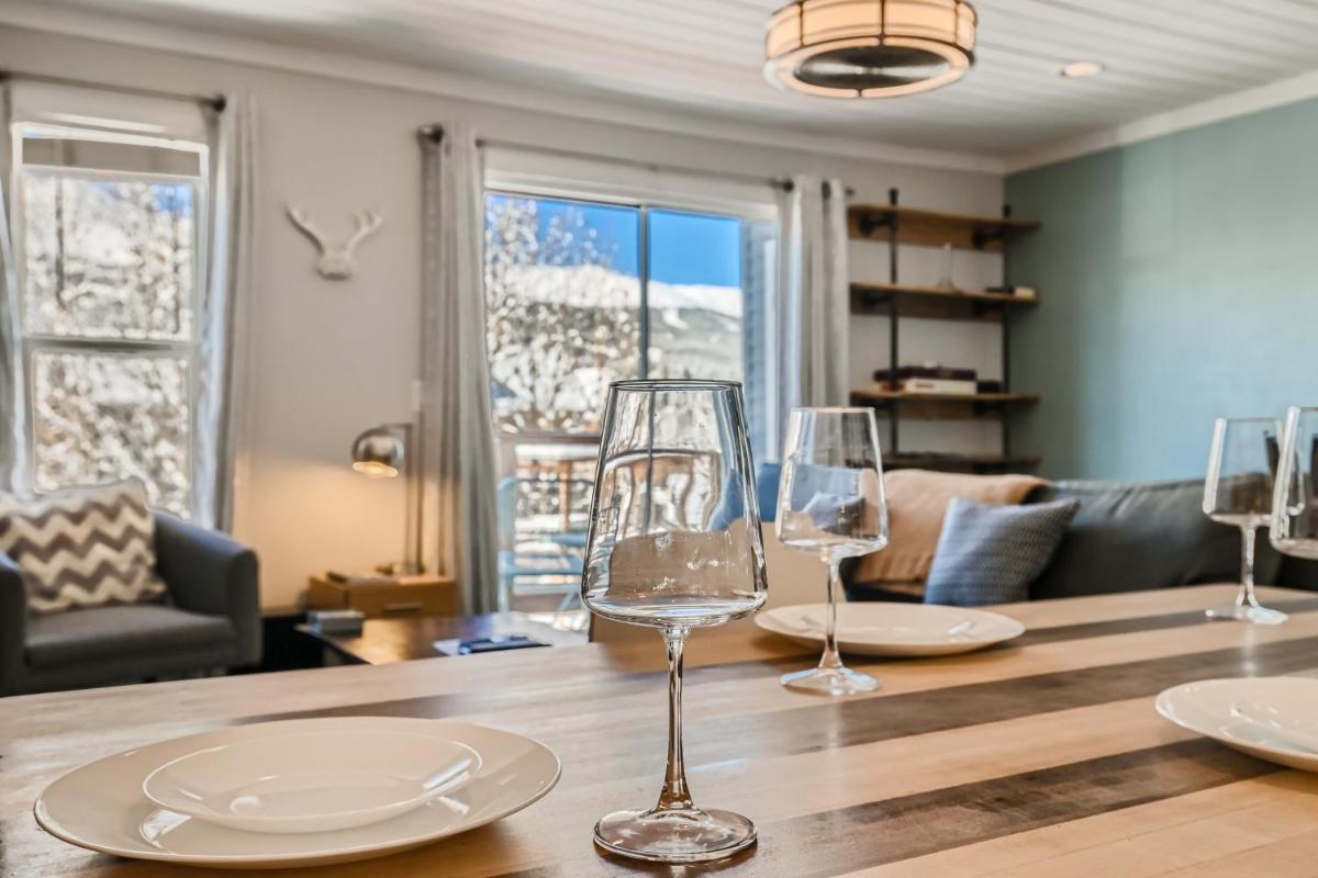Alpine 303 Condo - image 4
