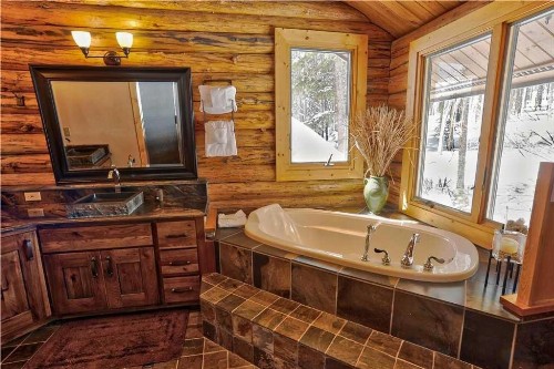 Black Bear Lodge (Private Home) - image 2